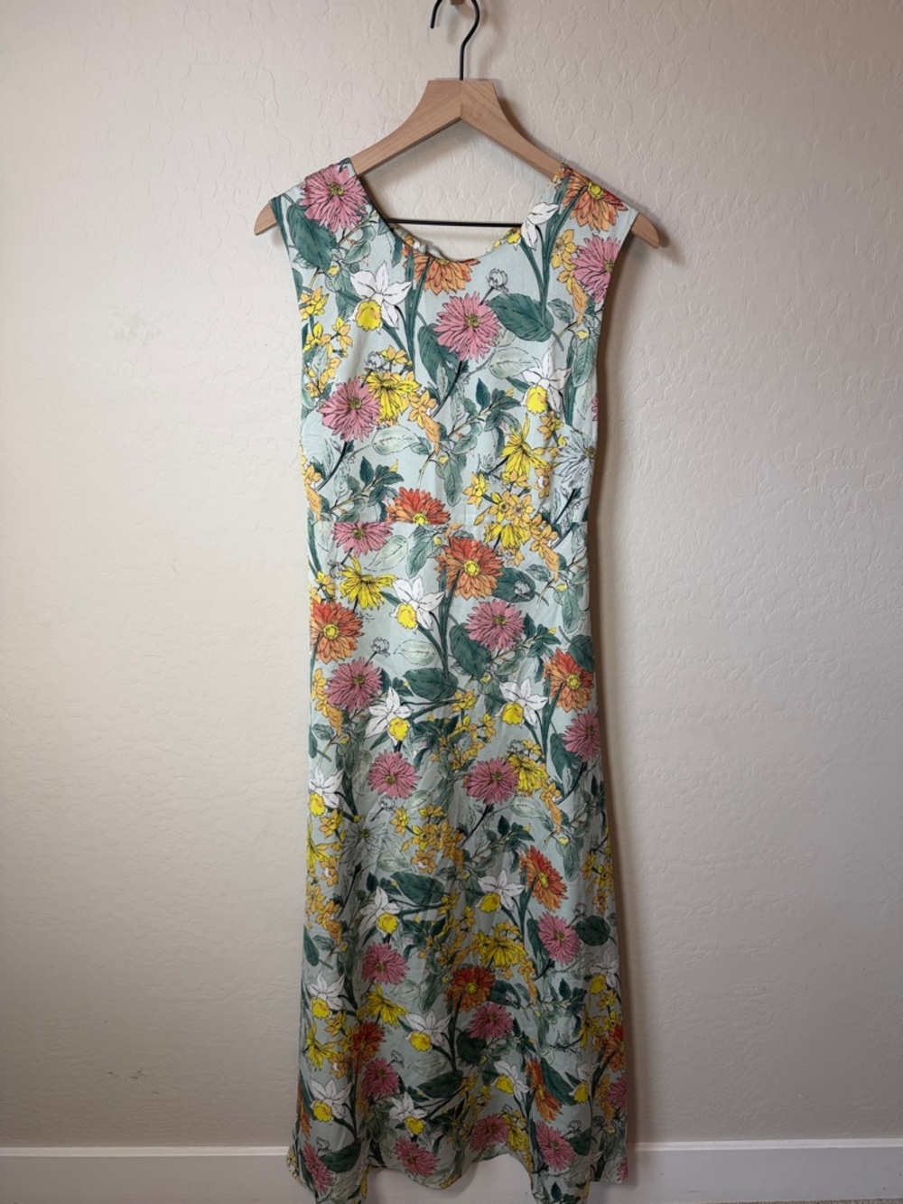Molly Bracken Floral Open Back Satin Maxi Dress - Picture 2 of 5